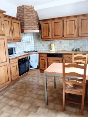 Cuisine ou kitchenette dans l'établissement Maison champêtre au coeur de la campagne