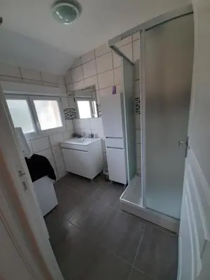 Salle de bains dans l'établissement Gîte Les Grands Prés