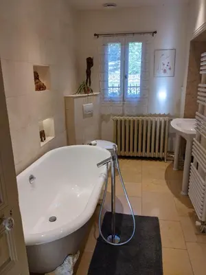 Salle de bains dans l'établissement Strawberry Hill