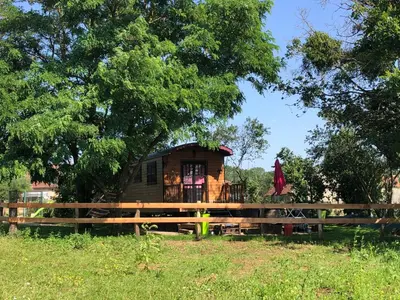 Jardin de l'établissement Roul'hôtes évasion