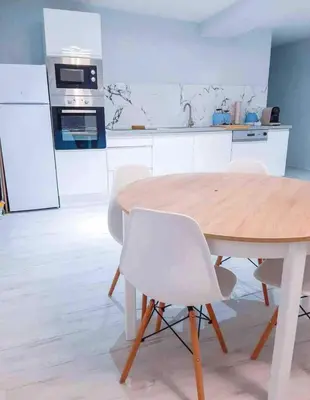 Cuisine ou kitchenette dans l'établissement Le Nuits Saint Georges