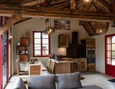 Cuisine ou kitchenette dans l'établissement Gîte de l'Hôtel Dieu, en Bourgogne, avec SPA