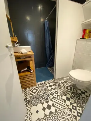 Salle de bains dans l'établissement SDCPM Maison de Maitre