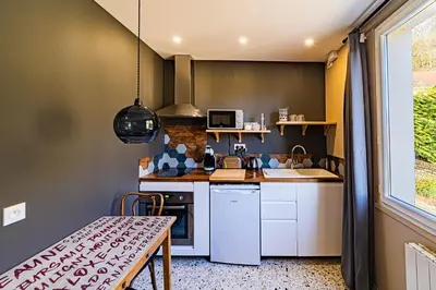 Cuisine ou kitchenette dans l'établissement Gîtes bo - Beaune - Saint Romain - classés 3 étoiles