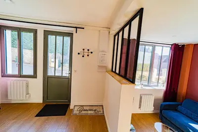 Coin salon dans l'établissement Gîtes bo - Beaune - Saint Romain - classés 3 étoiles