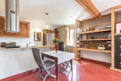 Cuisine ou kitchenette dans l'établissement Petite Maison de Jeanne - Corps de ferme rénové