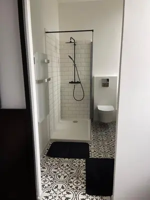 Salle de bains dans l'établissement Le Domaine de la Garenne