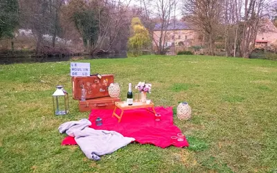 Jardin de l'établissement Le Moulin de L'O - L'Orle Rose