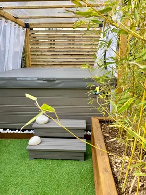 Jardin de l'établissement Appartement cosy en centre ville avec SPA et jardin