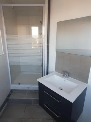 Salle de bains dans l'établissement BEAUREGARD
