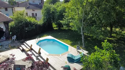 Piscine de l'établissement Mon Cocon Bressan ou située à proximité