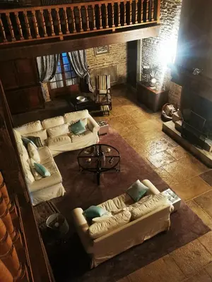 Télévision ou salle de divertissement dans l'établissement maison de campagne