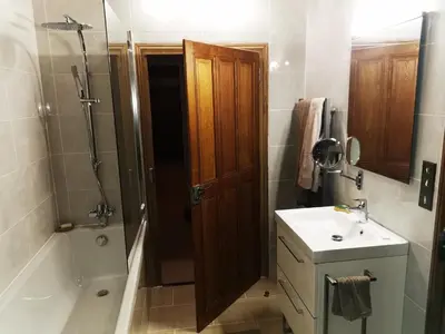 Salle de bains dans l'établissement maison de campagne