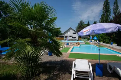 Piscine de l'établissement Camping des Bains ou située à proximité