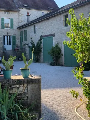 Jardin de l'établissement Le Gite de Tassigny