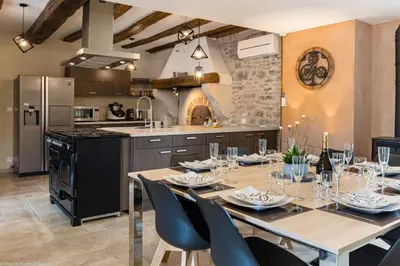 Cuisine ou kitchenette dans l'établissement Les Gîtes du Griffon l'Erable