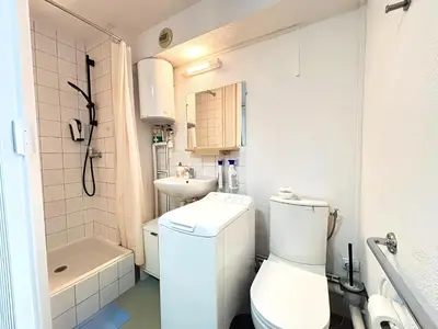 Salle de bains dans l'établissement Les Logis de Paray Appartement 201