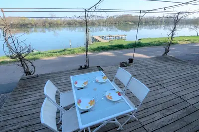 Vue sur la rivière ou le fleuve situé(e) à proximité de l'appartement