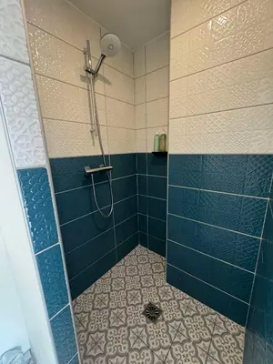 Salle de bains dans l'établissement Le Jean Jaurès - Vue imprenable sur la Saône