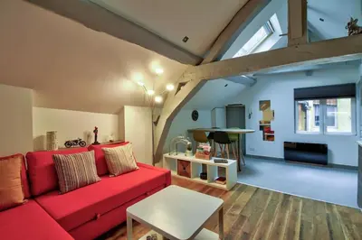 Plan de l'établissement La Mansarde : Cosy et Charme au Centre Historique