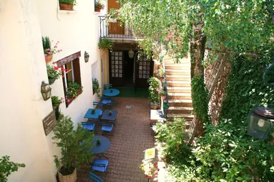 Jardin de l'établissement Hotel de Bourgogne