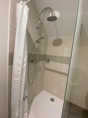 Salle de bains dans l'établissement Chambre privative chez Toutoune