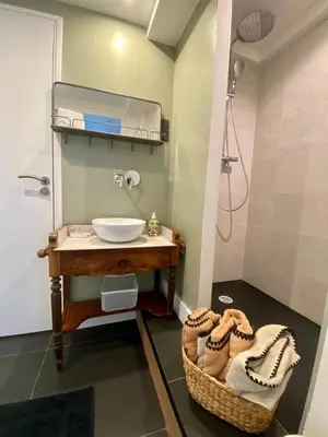 Salle de bains dans l'établissement La Maison Laborey - Gîte du Plateau