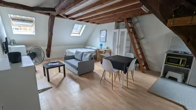 Cuisine ou kitchenette dans l'établissement L'autunette au quartier historique d'Autun