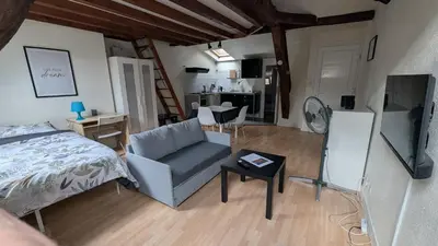 Cuisine ou kitchenette dans l'établissement L'autunette au quartier historique d'Autun