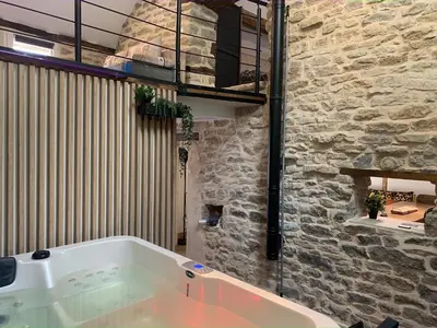 Plan de l'établissement Petite Maison chaleureuse avec jacuzzi privatif