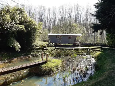 Paysage naturel près de la tente de luxe