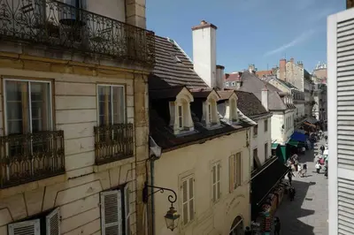 Vue générale sur Dijon ou vue de la ville depuis l'appartement