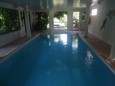 Piscine de l'établissement les Quatre Vents ou située à proximité