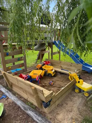 Aire de jeux pour enfants de l'établissement Parc de la Charmille