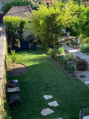 Jardin de l'établissement Gîte de la tour de Paradis