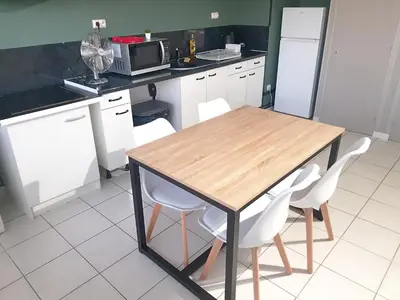 Cuisine ou kitchenette dans l'établissement T2 tout confort, proche de la gare !