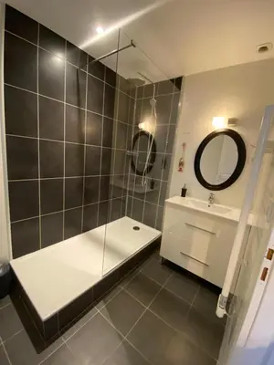 Salle de bains dans l'établissement L'Entre-Coeur