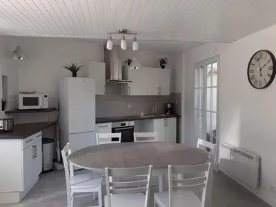 Cuisine ou kitchenette dans l'établissement la bonne tuile