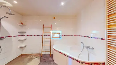 Salle de bains dans l'établissement Calme et chaleureux gîte de campagne.