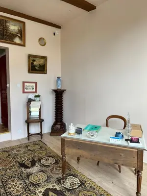 Coin salon dans l'établissement L'ESCALE Chambres et table d'hôtes