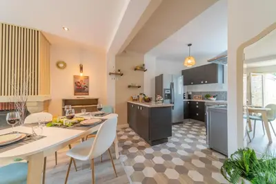 Cuisine ou kitchenette dans l'établissement Coté Cour