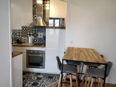 Cuisine ou kitchenette dans l'établissement Cosy T2 31m2 - Centre-Ville Dijon - Gare et Darcy