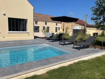 Piscine de l'établissement Le Clos des Gargouilles ou située à proximité