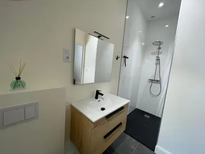 Salle de bains dans l'établissement Le Clos des Gargouilles