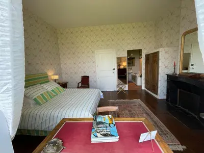 Un ou plusieurs lits dans un hébergement de l'établissement Château de Vaux Morvan