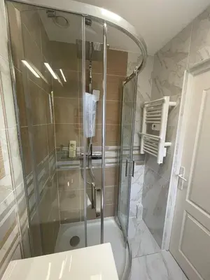 Salle de bains dans l'établissement Appartement cosy entier, parking gratuit dans la rue