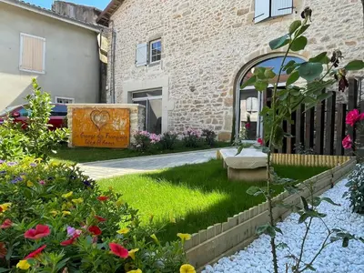 Jardin de l'établissement LA GRANGE DES FRANGINES