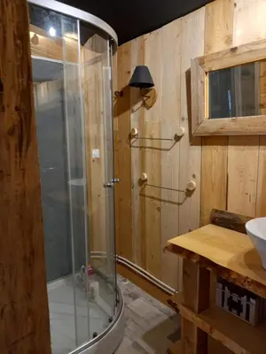 Salle de bains dans l'établissement Chalet cocooning pleine nature