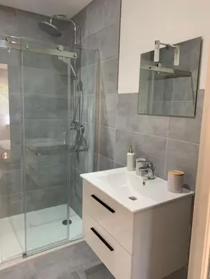 Salle de bains dans l'établissement Gite chez Carolanne et Julien