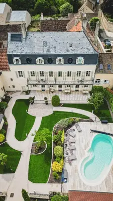 Piscine de l'établissement La Maison de Jacqueline ou située à proximité
